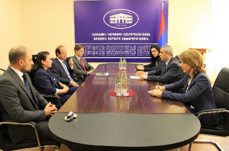 Глава МИД Арцаха принял члена попечительского совета The HALO Trust